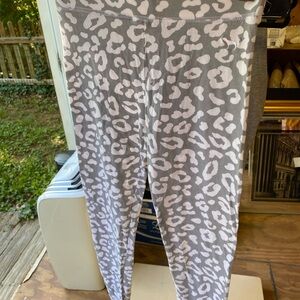 PINK by Victoria’s Secret Leopard Print Legging
